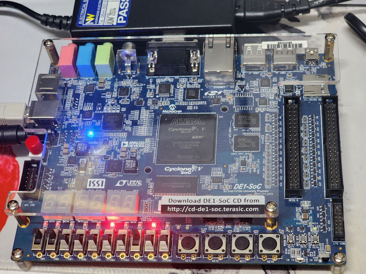The design running on the DE1-SoC board, result shown on the LEDs